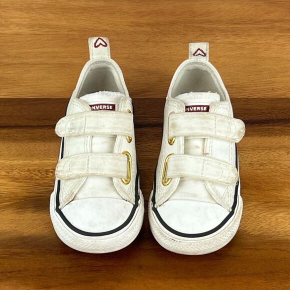 Little Kids Childrens Converse CTAS Ivory Hearts Low Sneakers Shoes Size 6 C GUC - Picture 5 of 8